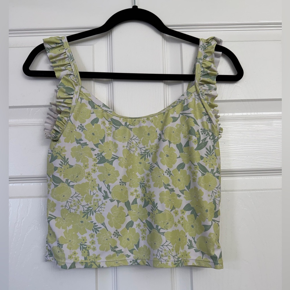 Kortni jeane Flutter Top | Size Medium